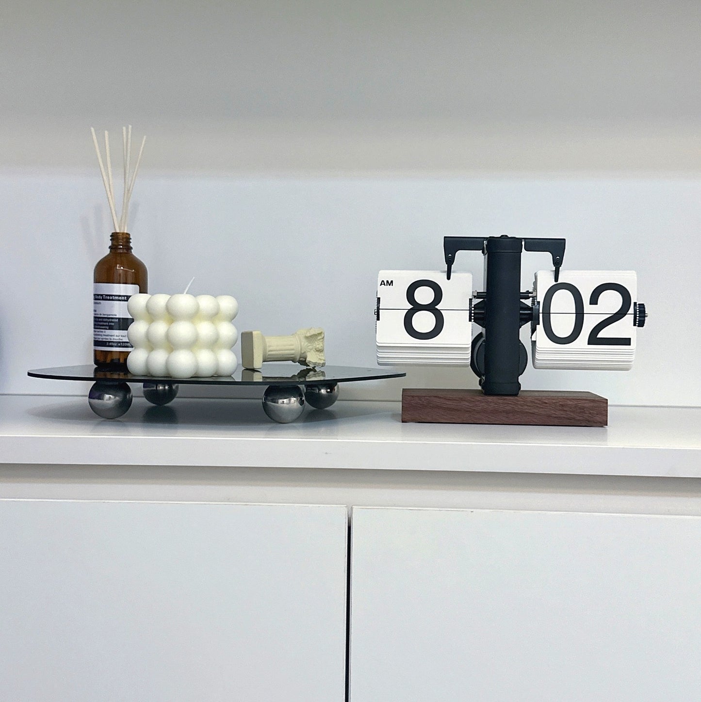 Automatic Flip Page Clock
