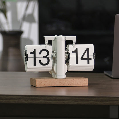 Automatic Flip Page Clock Retro Design